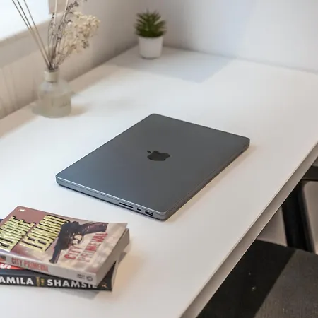 Elegant Flat - Sleeps 8 - View Centre Apartman *