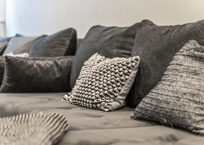 Elegant Flat - Sleeps 8 - View Centre 公寓