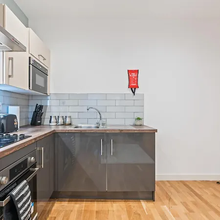 شقة Elegant Flat - Sleeps 8 - View Centre