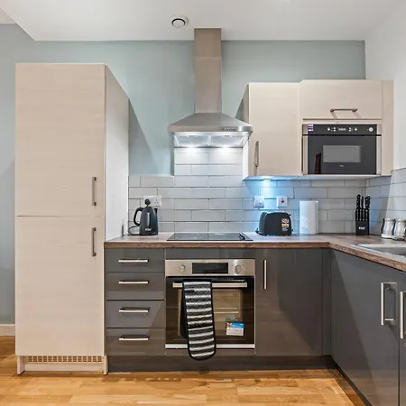 شقة Elegant Flat - Sleeps 8 - View Centre