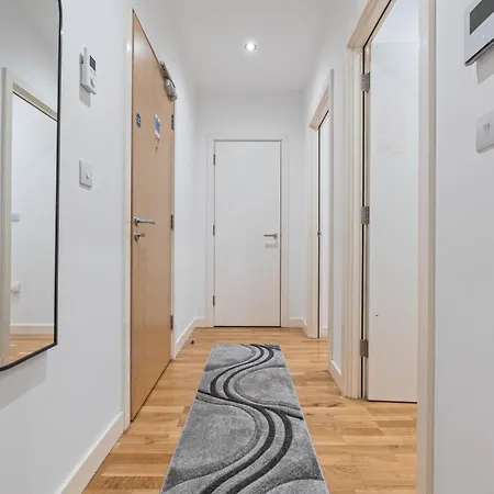 شقة Elegant Flat - Sleeps 8 - View Centre *