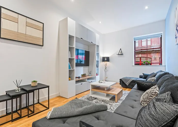 Elegant Flat - Sleeps 8 - View Centre 公寓