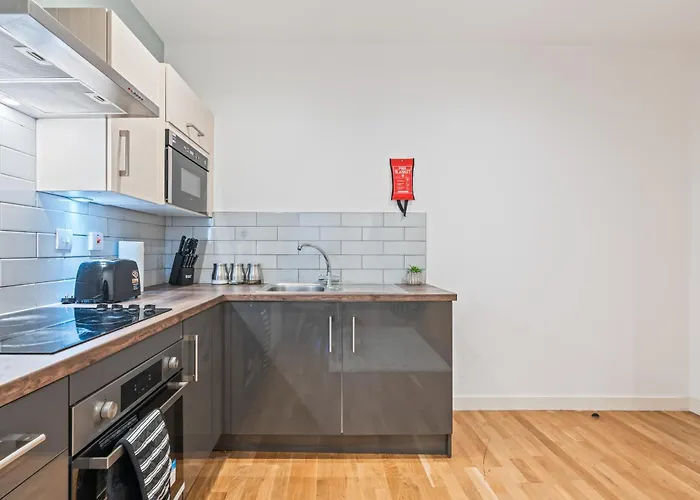 Апартаменти Elegant Flat - Sleeps 8 - View Centre