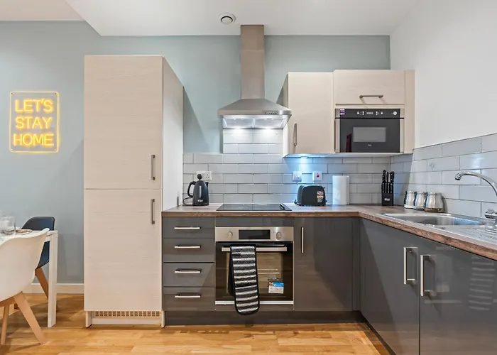 Апартаменти Elegant Flat - Sleeps 8 - View Centre