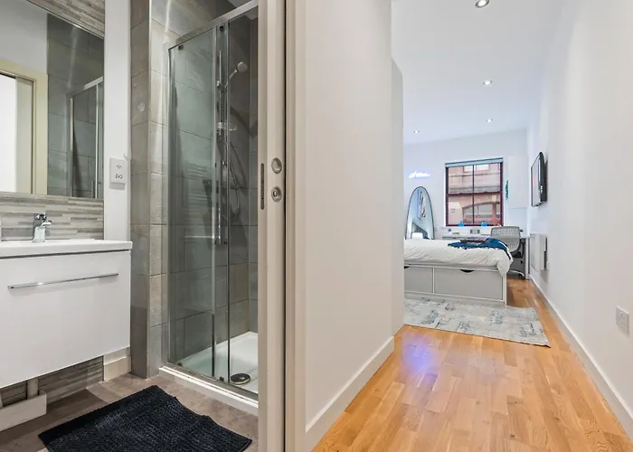 Апартаменти Elegant Flat - Sleeps 8 - View Centre *